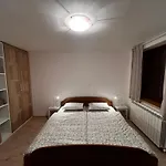 Rumena Hisa Apartment *